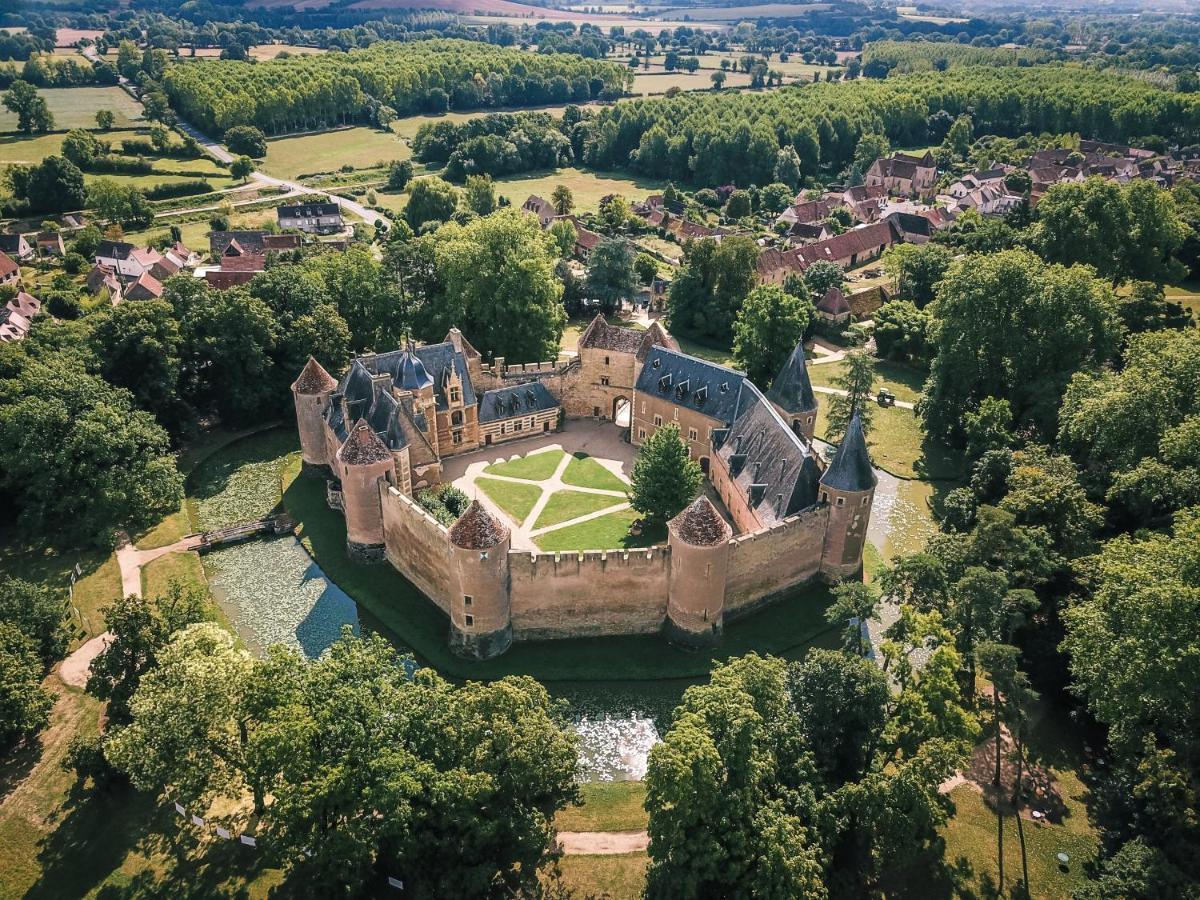 Chateau D'Ainay-Le-Vieil Buitenkant foto